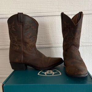 Kids Ariat Dark Brown Western Pull-On Boots size 5